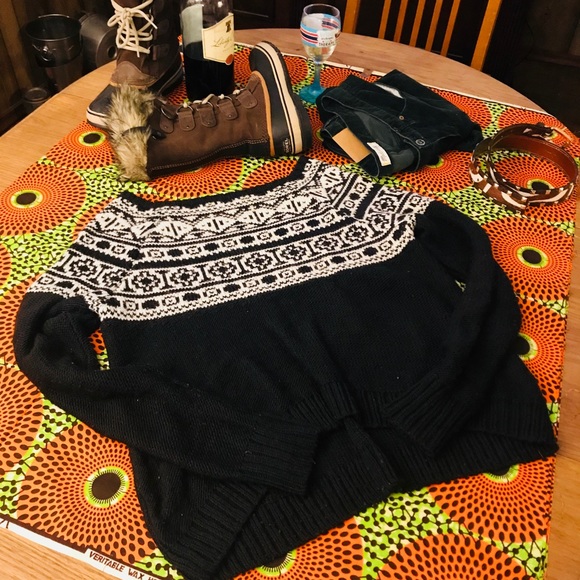 American Eagle Outfitters Sweaters - NWOT American Eagle Aztec Print Sweater